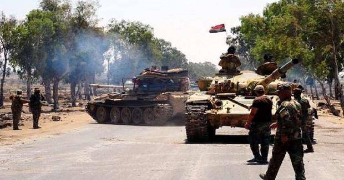 الجيش السوري يرفع علمه في منطقة منبج