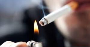 مطالبات بمنع التدخين في الاماكن العامة