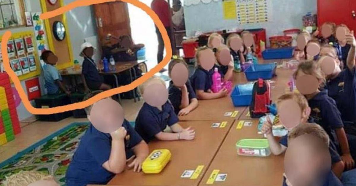 صورة لأطفال تنضح "عنصرية"