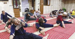 تدريبات رياضية داخل مسجد.. فيديو
