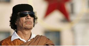 معمر القذافي على قيد الحياة..!