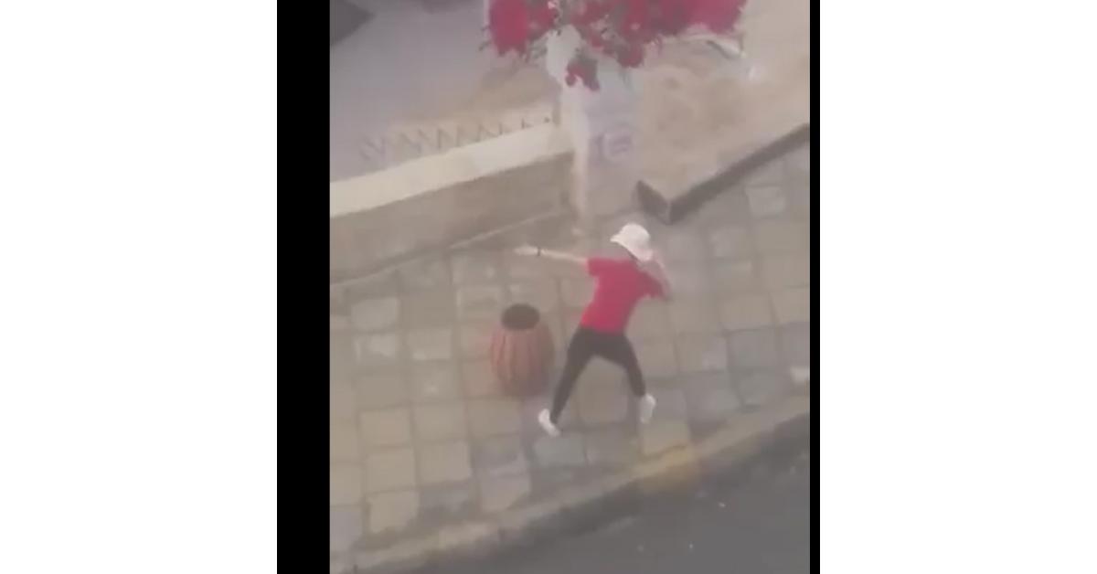 فتيات أجنبيات "في حالة سكر" يرقصن في احدى شوارع عمان