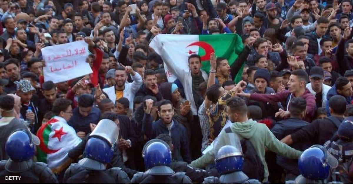 اطلاق مسيل الدموع في العاصمة الجزائرية