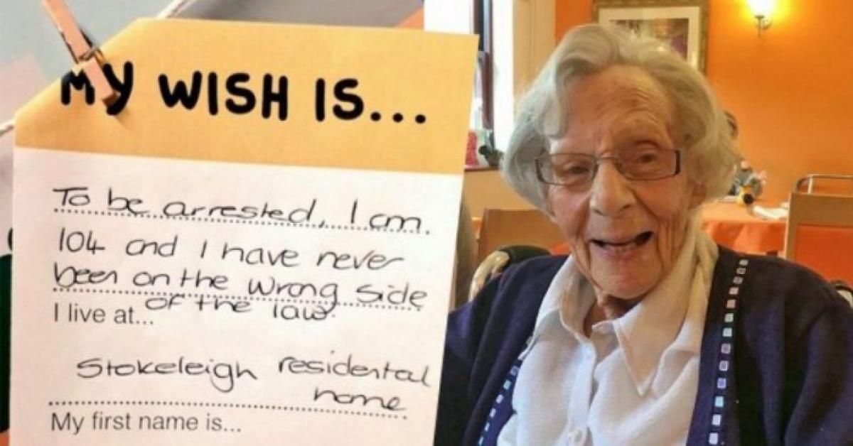 سجن مسنة عمرها 104 سنوات.. والتهمة أمنية غريبة جدا