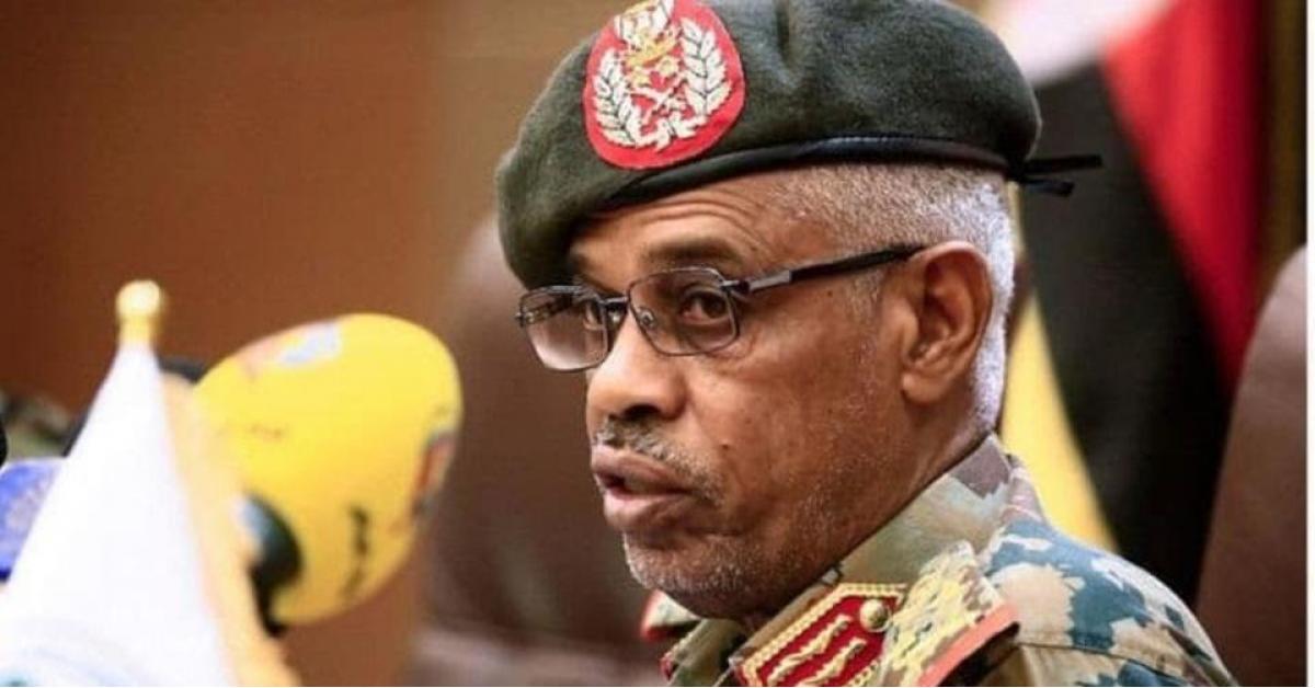 بن عوف يتنازل عن رئاسة المجلس العسكري في السودان