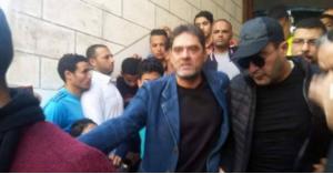 أحمد السقا يتسبب في أزمة خلال دفن محمود الجندي والشرطة تتدخل