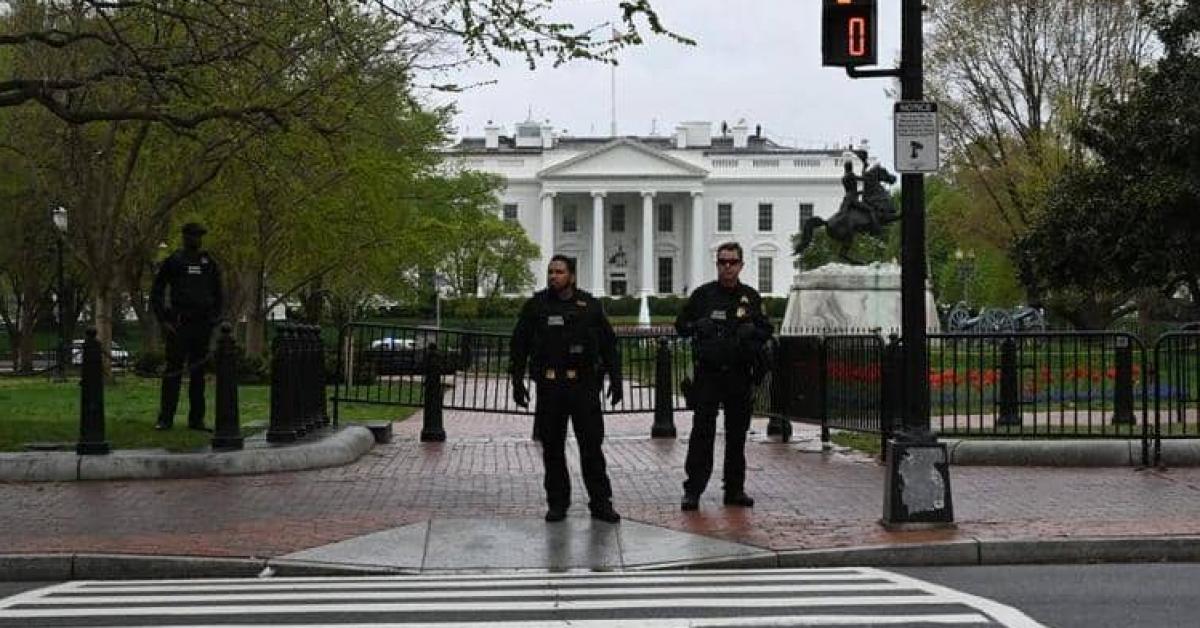 ماذا يحدث في البيت الأبيض؟ (فيديو وصور)