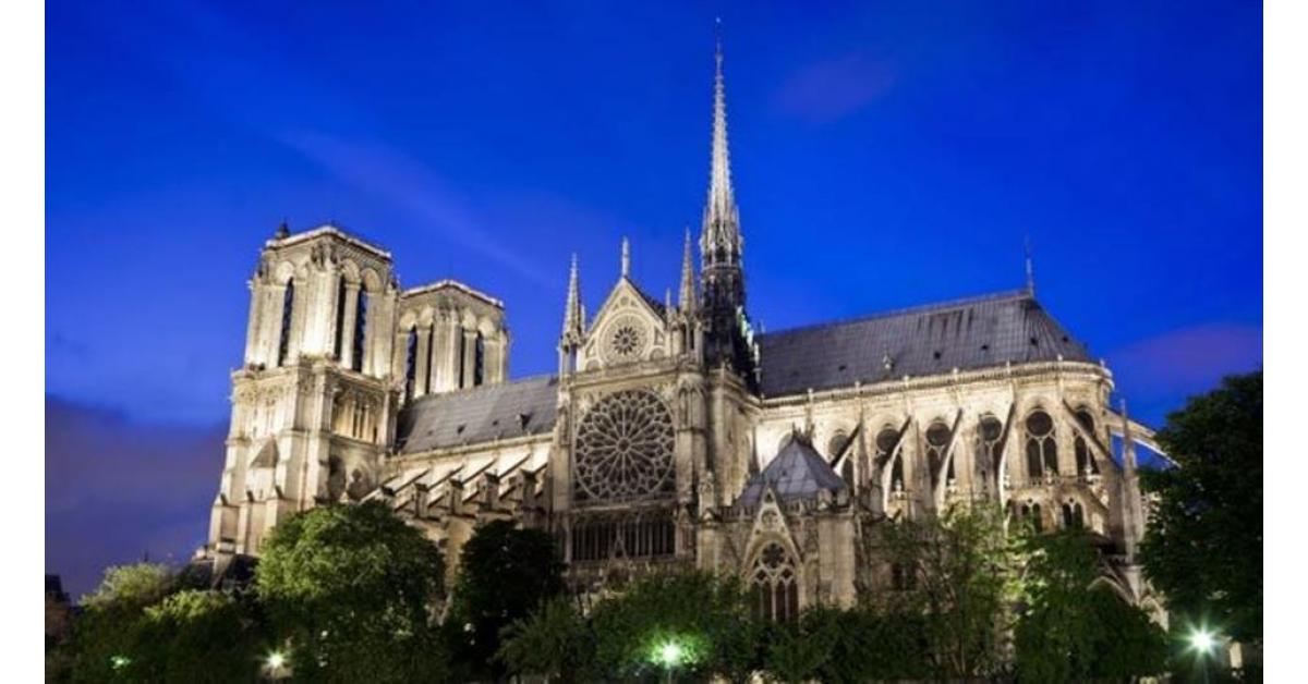كاتدرائية نوتردام  باريس فرنسا