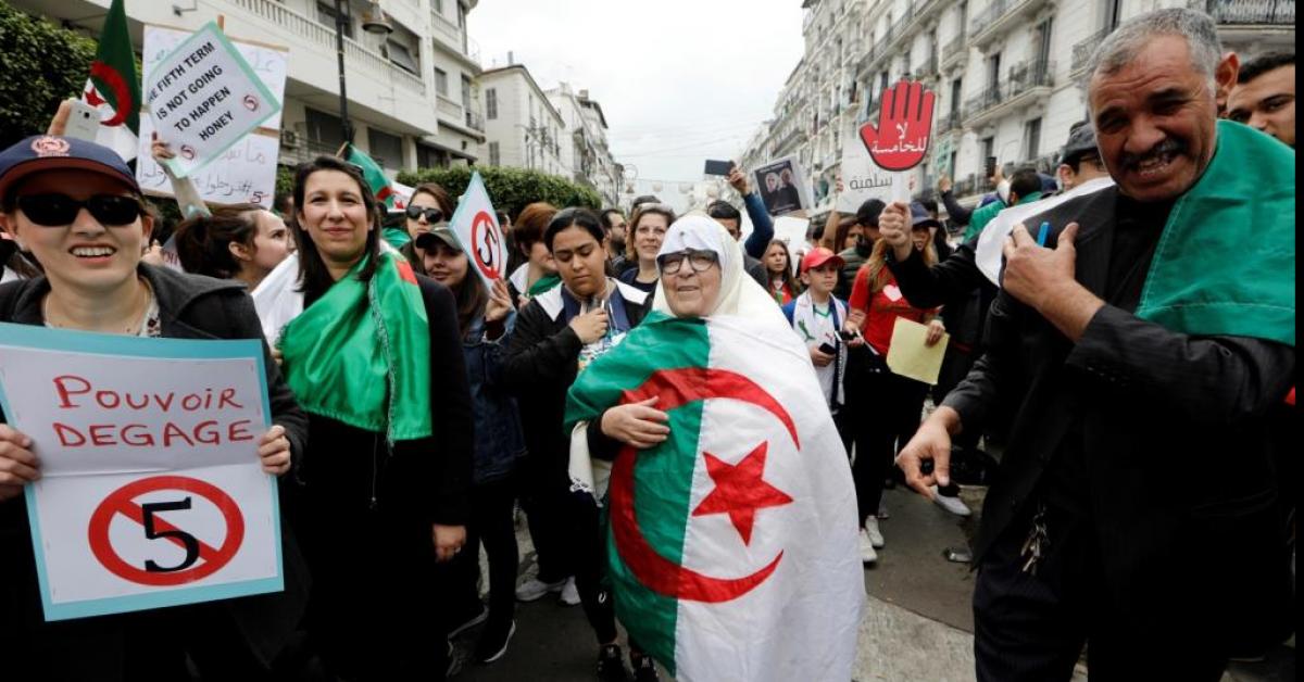 في الجمعة التاسعة.. الجزائريون يريدون مزيدا من التنازلات