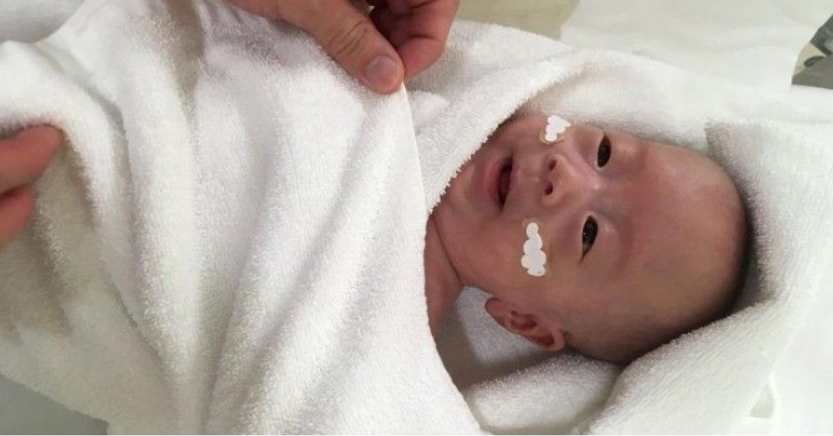 اصغر مولود يغادر المستشفى ووزنه 3 كيلوغرامات
