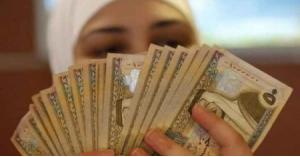 تهافت الأردنيين على البنوك لتأجيل دفعات قروضهم