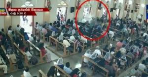 بالفيديو.. لحظة دخول انتحاري سريلانكا إلى الكنيسة