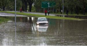 إجلاء آلاف الأشخاص في كندا بسبب الفيضانات.. فيديو
