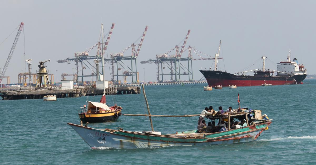 الإمارات: تعرض 4 سفن تجارية لعمليات تخريبية
