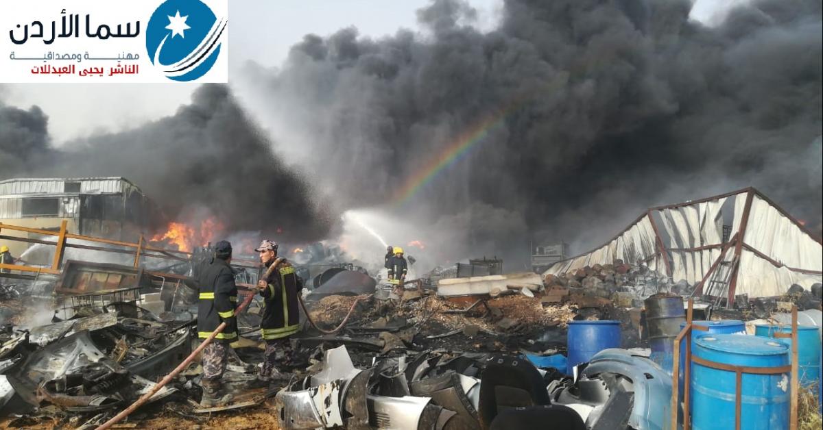 حريق بمصنع دهان بمنطقة "زيزيا".. فيديو وصور