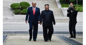ترامب دخل أراضي كوريا الشمالية سيراً على الأقدام