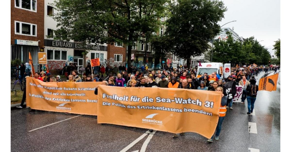 ألمانيا: أكثر من 30 ألف متظاهر في الشوارع دعما لمنظمات إنقاذ المهاجرين