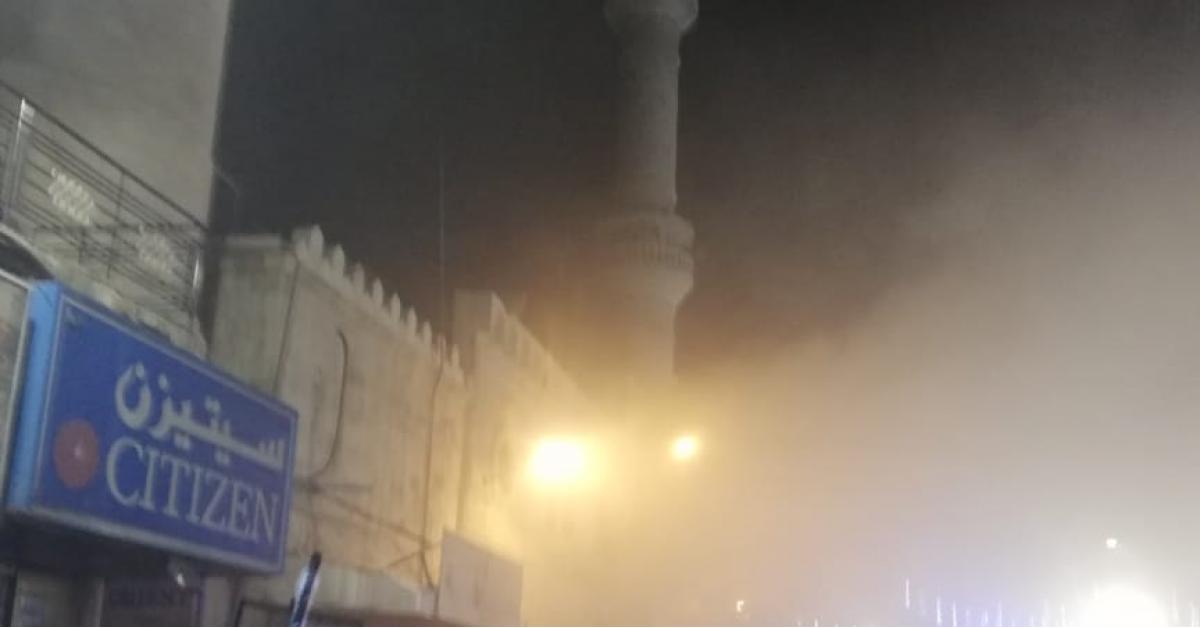 حريق في المسجد الحسيني في وسط البلد (صور)