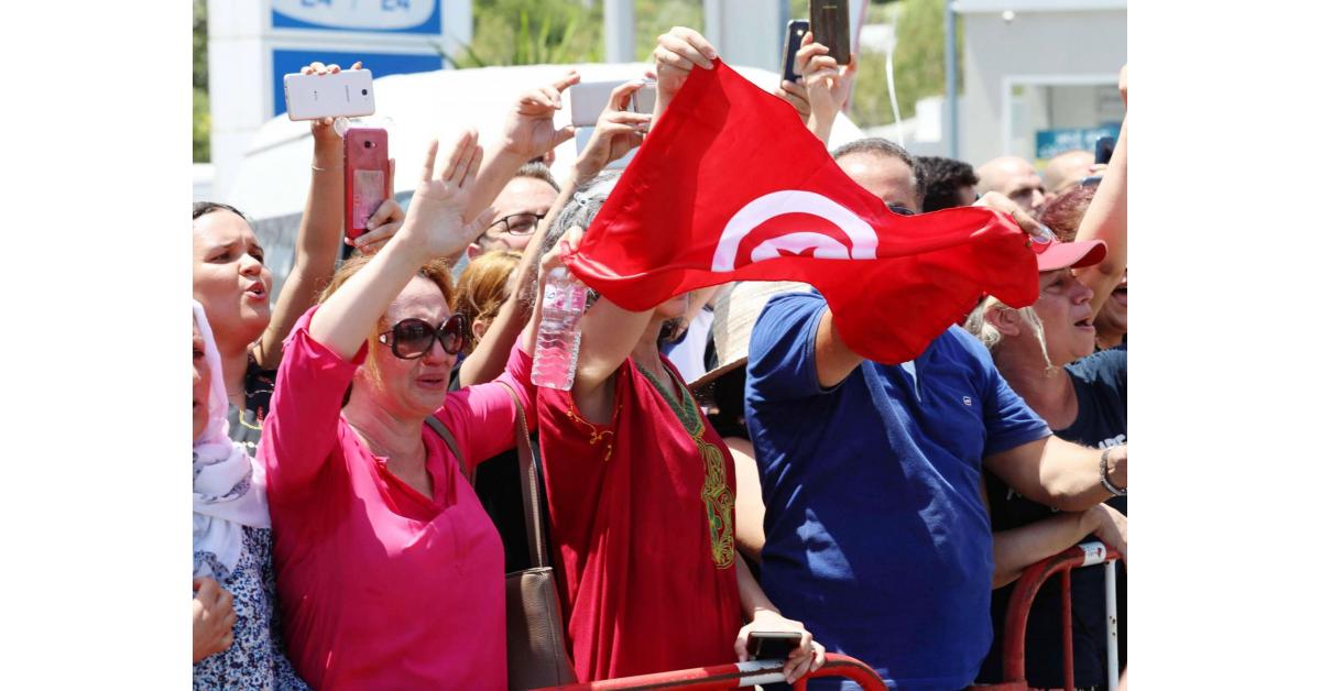 تونس تودع السبسي (فيديو)