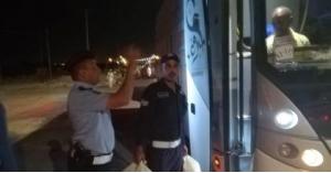 بالصور : قوافل الحج المصرية تصل "معان" والأمن يعترض طريقهم