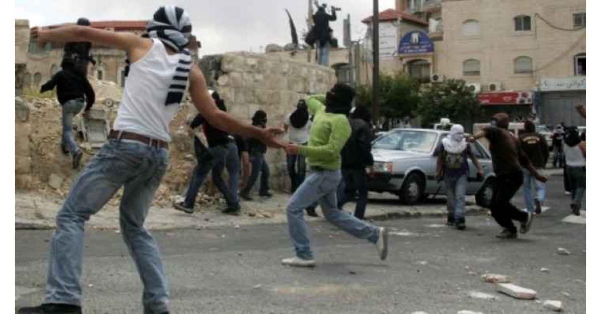 إصابة عشرات الفلسطينيين شرقي القدس (فيديو)