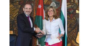 الرئيس البلغاري رومين راديف يستقبل وزير الخارجية وشؤون المغتربين أيمن الصفدي
