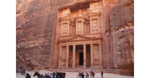 ٣.٢ مليار الدخل السياحي للأردن