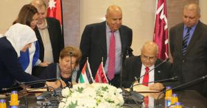 "حماية المريض" و"الشرق الاوسط " توقعان اتفاقية لتعزيز التعاون