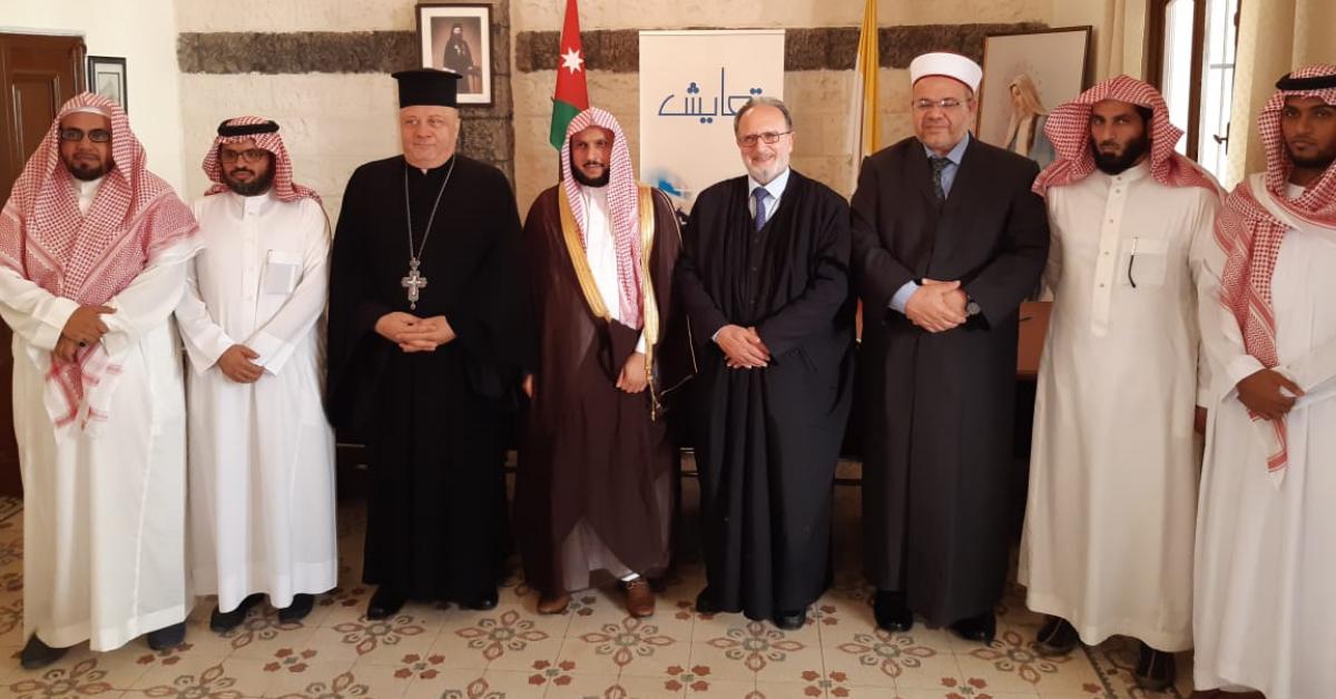 مدير عام الشؤون الدينية السعودي يزور مركز التعايش الديني