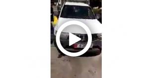 مركبة حكومية تبيع التمور والتين (فيديو)