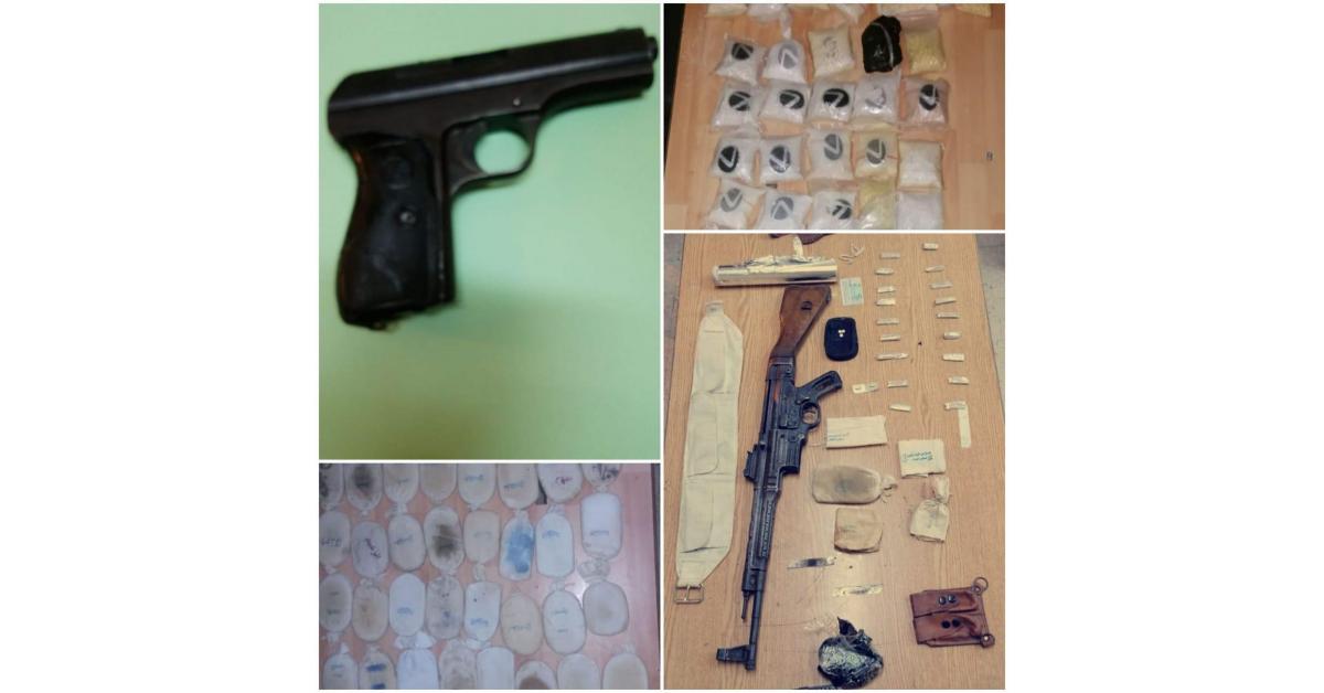القبض على ١٦ مروجا للمخدرات بحوزتهم خمسة أسلحة نارية (صور)