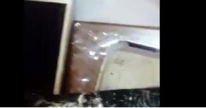 انفجار هاتف بيد طفل في عمان.. فيديو