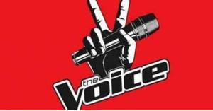 وفاة والدة نجم "The Voice"