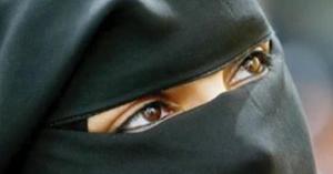 سعودية تخسر بناتها بسبب كشف وجهها بلقاء تلفزيوني