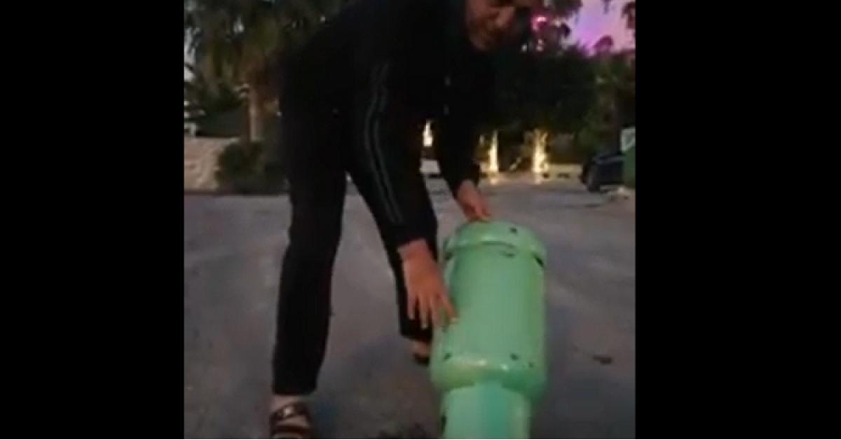 بالفيديو.. مواطن يشتري اسطوانة غاز مملوءة بالماء