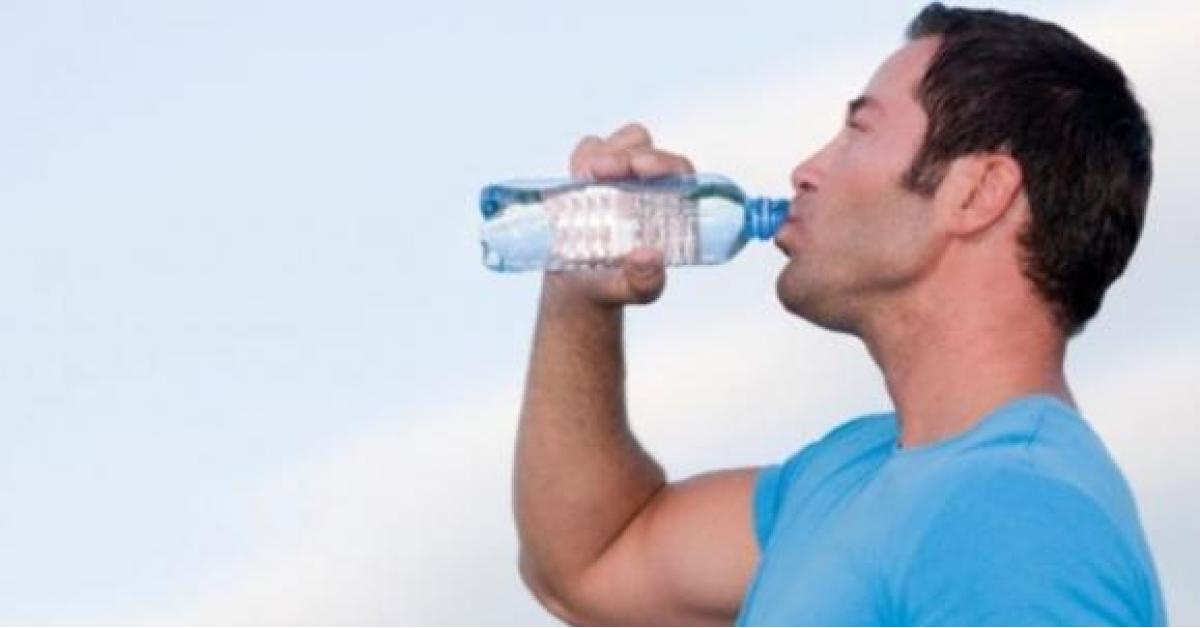 لماذا يمكن أن يصبح شرب الماء خطرا على الصحة؟
