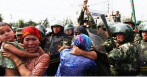 ما قصة «الإيغور».. وماذا تفعل بهم الصين