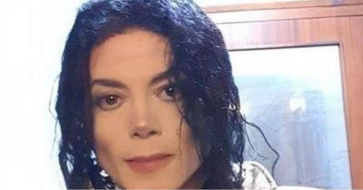 جمهور مايكل جاكسون يشكك في وفاته بسبب شبيهه