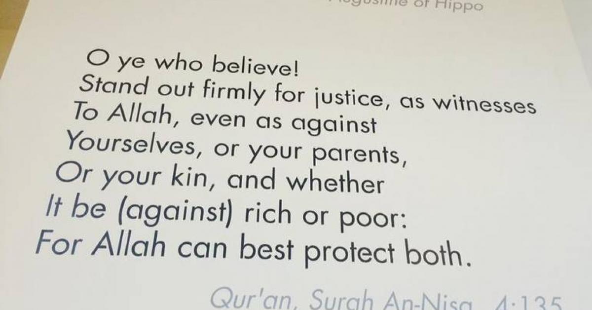 ما حقيقة تصنيف جامعة هارفارد القرآن الكريم كأفضل كتاب للعدالة؟