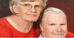 زوجان عاشا معا 65 عاما وتوفيا بنفس اليوم