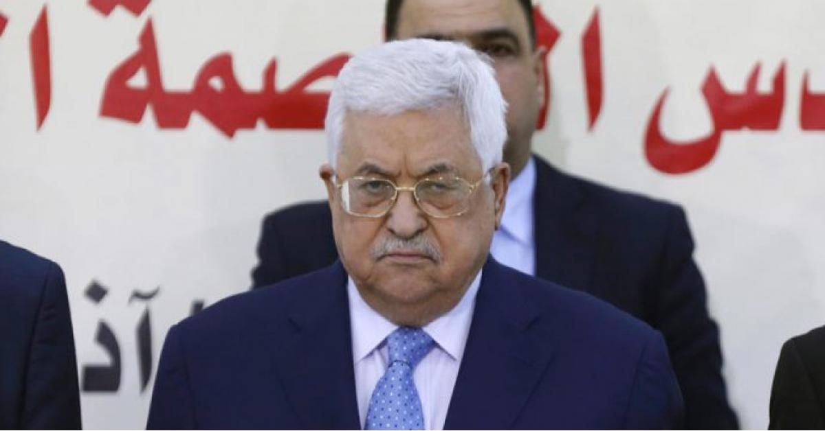 عباس يدعو القيادة الفلسطينية إلى اجتماع طارىء مساء الثلاثاء