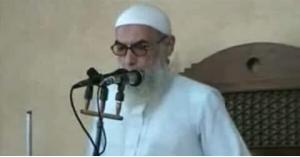 وفاة خطيب مسجد وهو يردد كلمات التوحيد.. فيديو