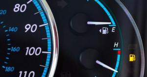 كيف تحسب معدل استهلاك البنزين في سيارتك؟