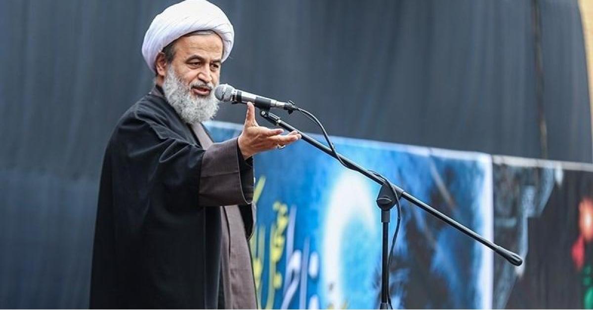 رجلا دين سعودي وإيراني يتحدثان عن قرب يوم القيامة