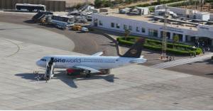 5 طائرات فارغة تصل الى مطار الملك حسين لنقل الركاب المغادرين والابقاء على الرحلات بين عمان والعقبة