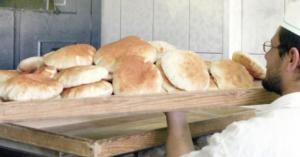 البطاينة يكشف عن آلية توزيع الخبز