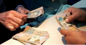 بنوك اردنية تخالف تعليمات البنك المركزي.. والعملاء يستهجنون