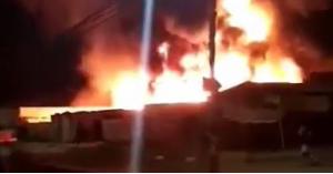 حريق كبير بالقرب من الحسبة المركزية في اربد