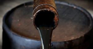 الحكومة: انخفاض النفط عالميا نعمة