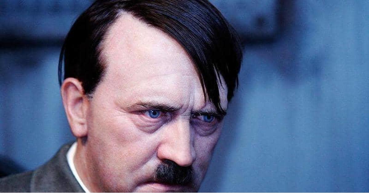 هتلر يطيح بمسؤول أوروبي من منصبه
